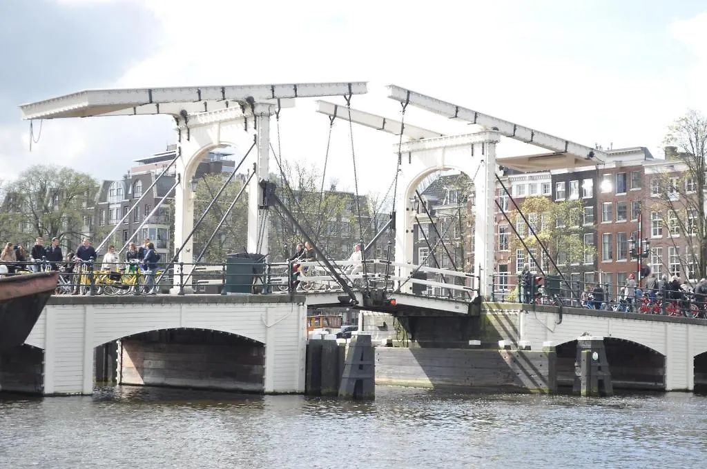 Hotel Rent A Houseboat Amsterdam Botel