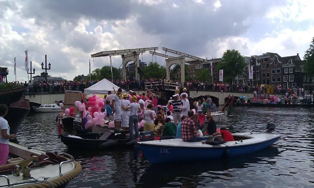 Rent A Houseboat Hotel Amsterdam 0*,  Netherlands